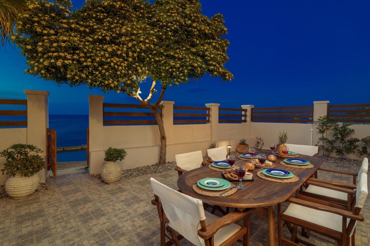 Villa Elizabeth - Seafront Classic Villa! Argassi Exteriér fotografie